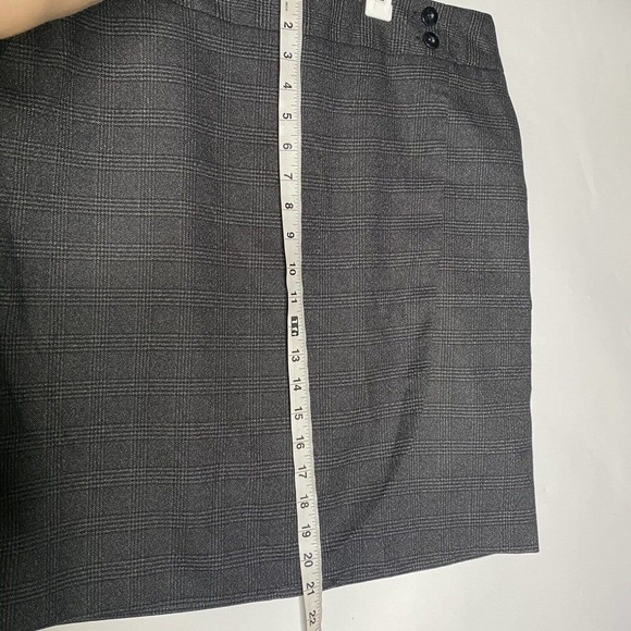 Van Heusen Studio Womens Mini Skirt Sz 14 Faux Wrap Gray Plaid Lined Stretch - Picture 8 of 8